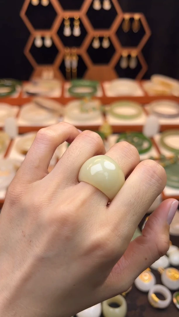 未镶嵌戒指和田玉1617