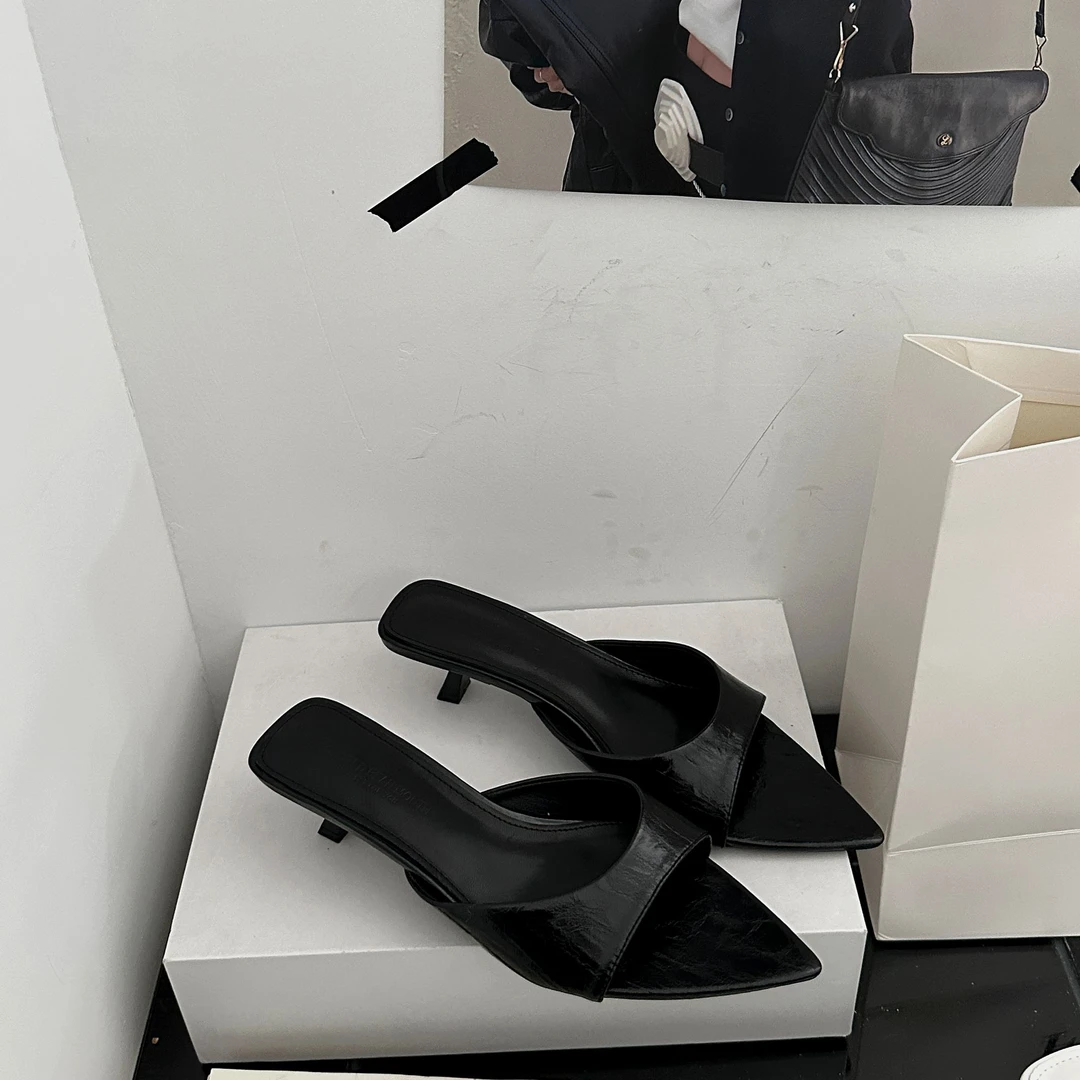 尖头小众设计感一字拖鞋女2025新款夏季欧美时尚百搭外穿细跟凉拖