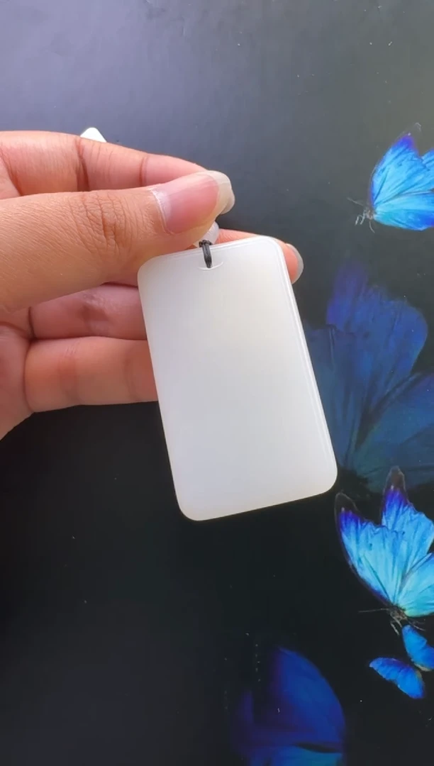 颈饰未镶嵌和田玉吊坠