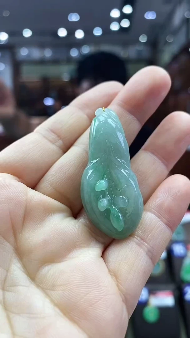 颈饰未镶嵌翡翠玉兰花