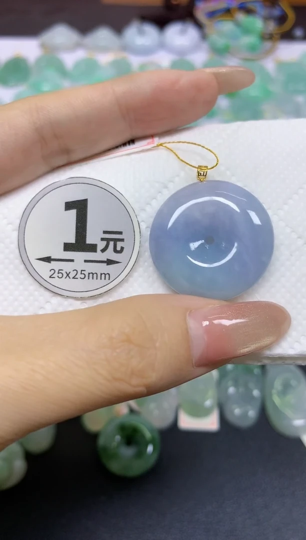 颈饰18K金镶嵌翡翠天然翡翠A货