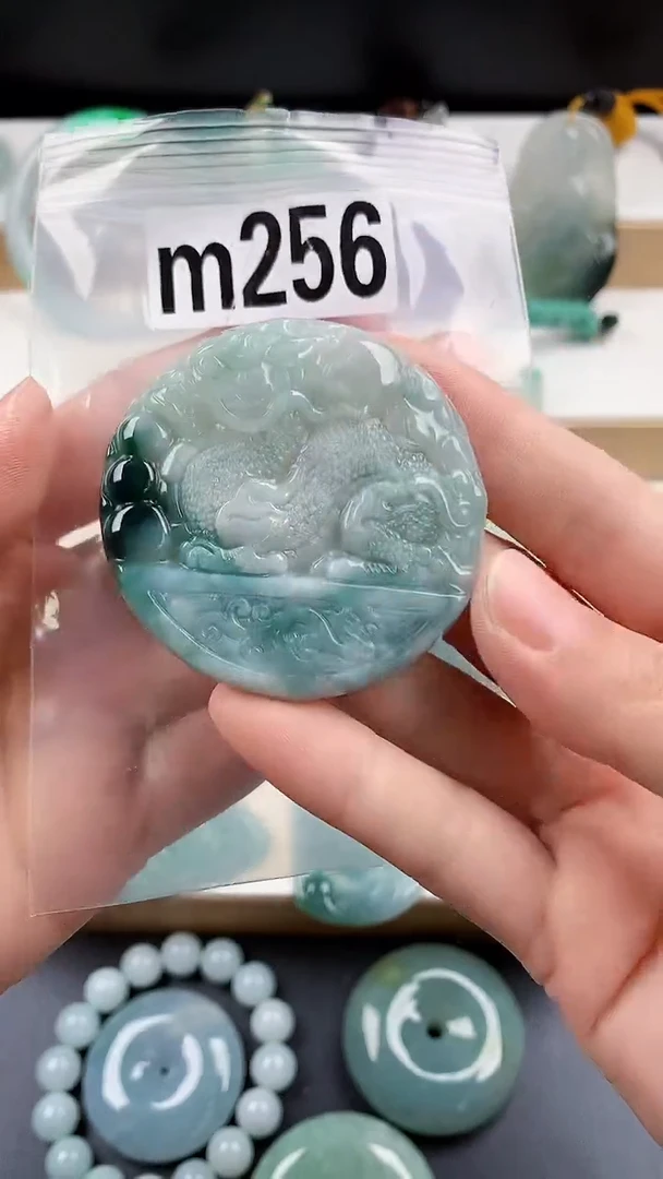 颈饰未镶嵌翡翠天然翡翠吊坠挂件