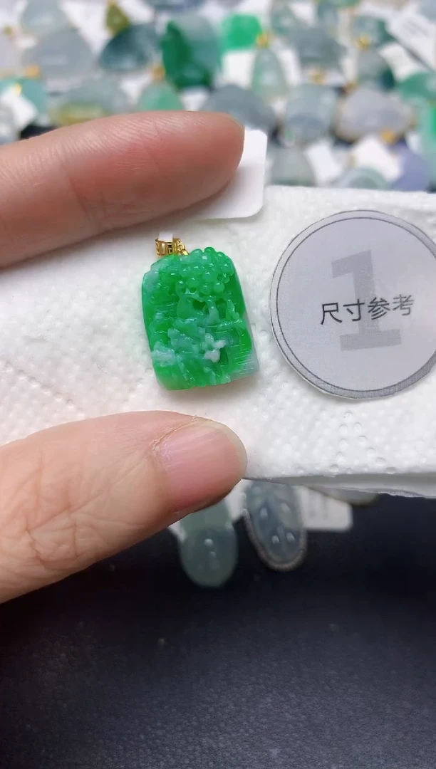 颈饰18K金镶嵌翡翠天然缅甸A货翡翠