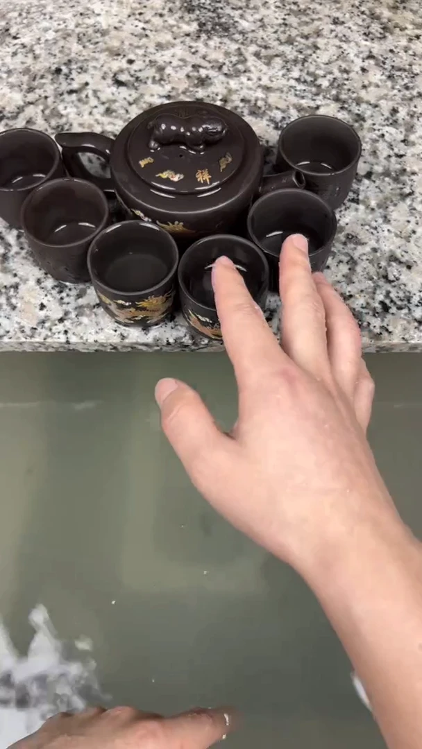 卧虎凤鸣龙凤呈祥一壶六杯变色套装