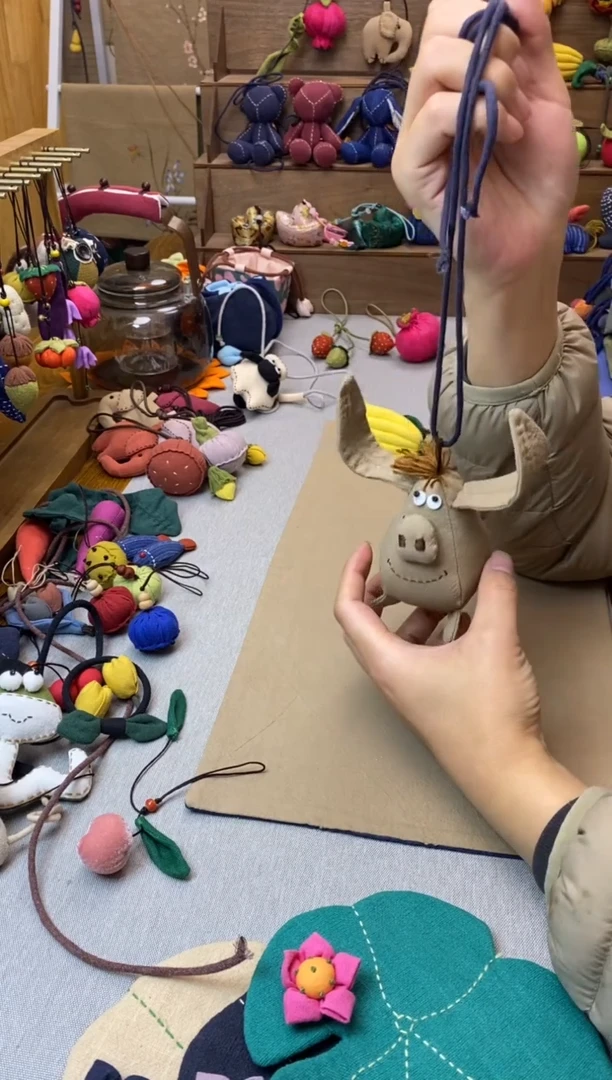 布艺飞天猪+蓝布绳