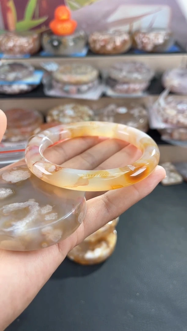 未镶嵌手镯石英质玉58