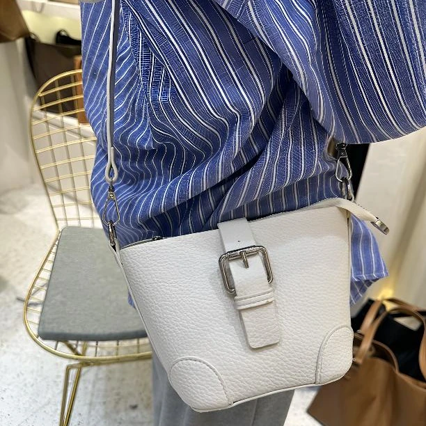 通用拎包挎包女士小众质感单肩经典轻奢桶包白色