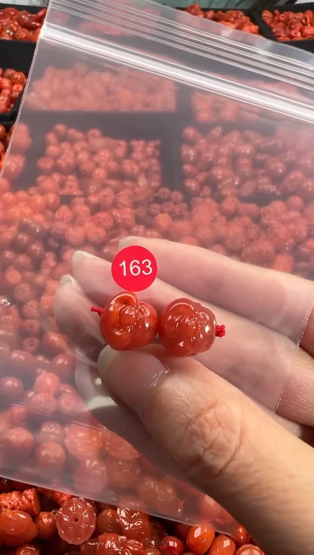 颈饰未镶嵌南红玛瑙1