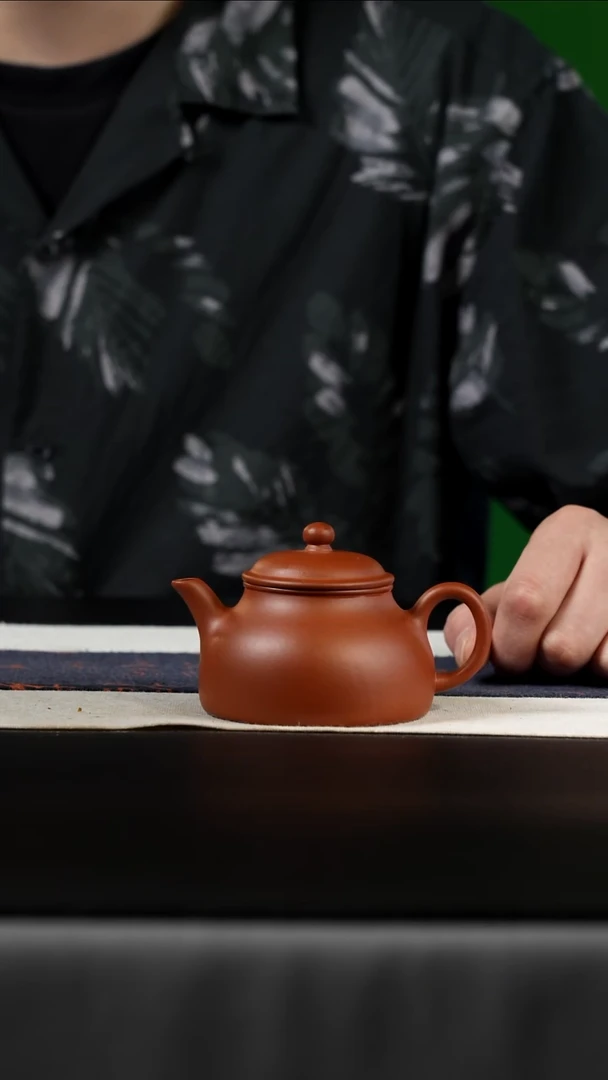 茶壶紫砂生料，宝山朱泥，130cc