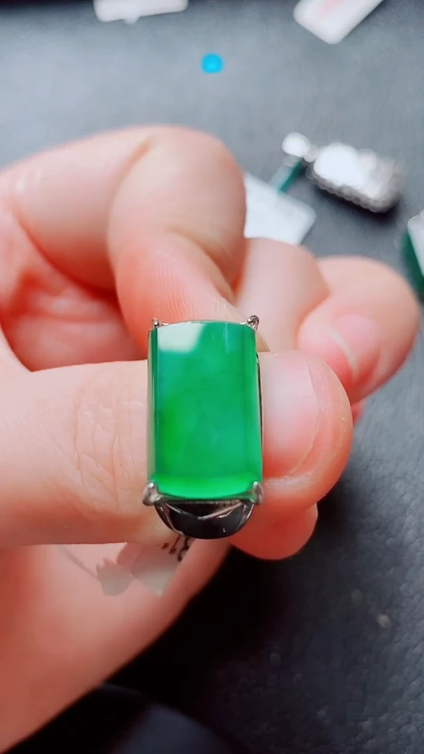 翡翠戒指银S925镶嵌1111