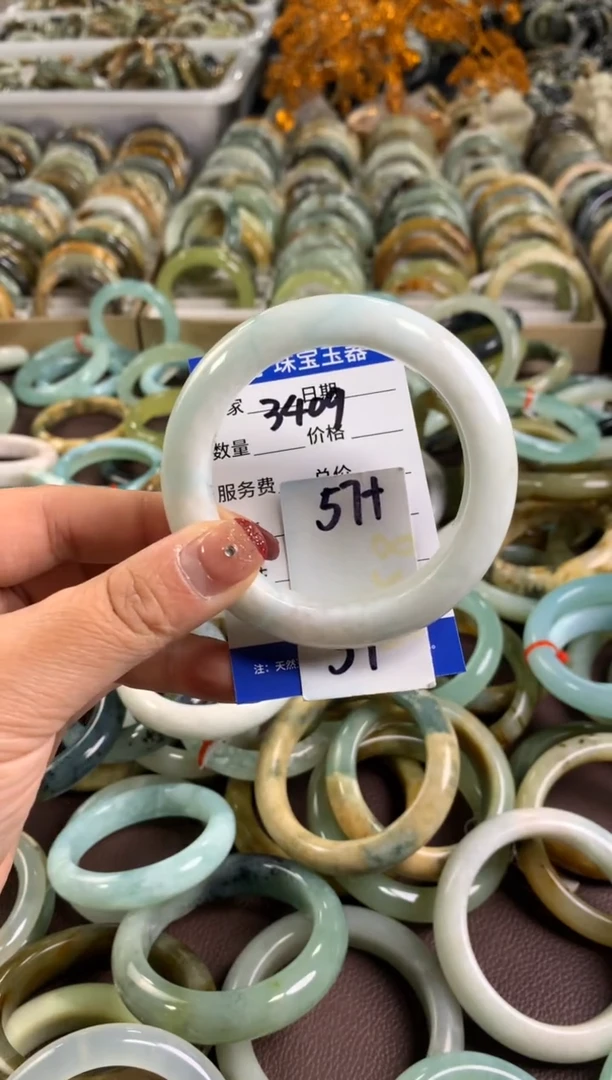 【闪购商品】蛇纹石玉手镯未镶嵌3409