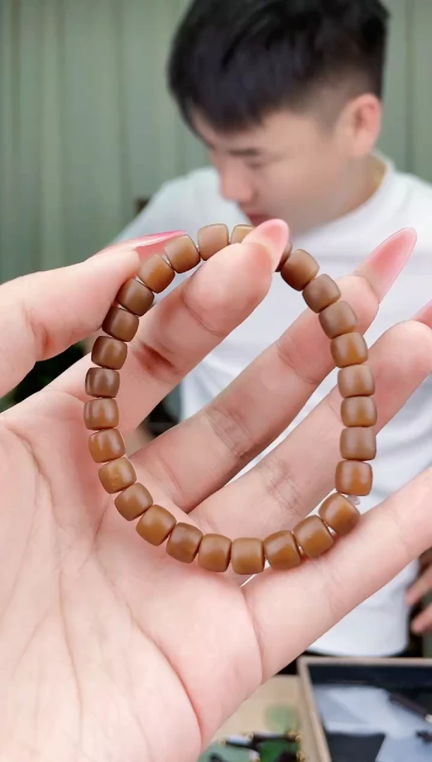 和田玉未镶嵌挂件拍一发一，多样性发货！