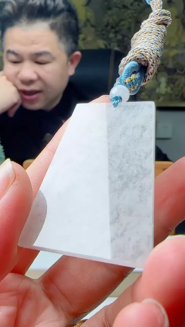 【闪购商品】翡翠颈饰未镶嵌1111111111