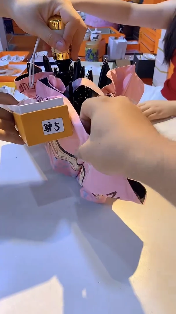 杯鸿辉家品牌瓷器，京东包邮！驴5