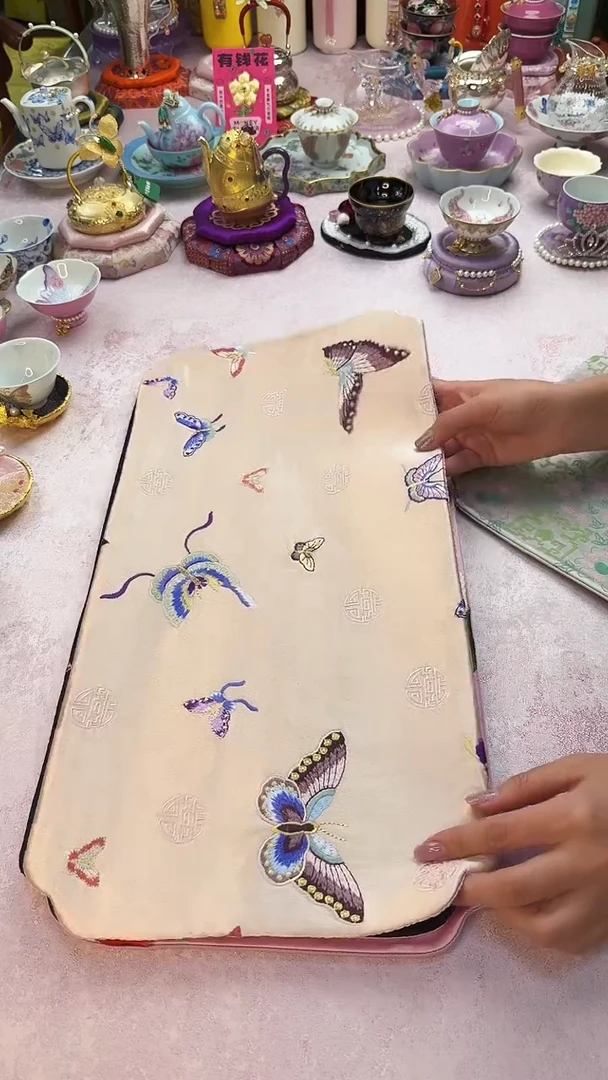 95粉色刺绣蝴蝶茶席