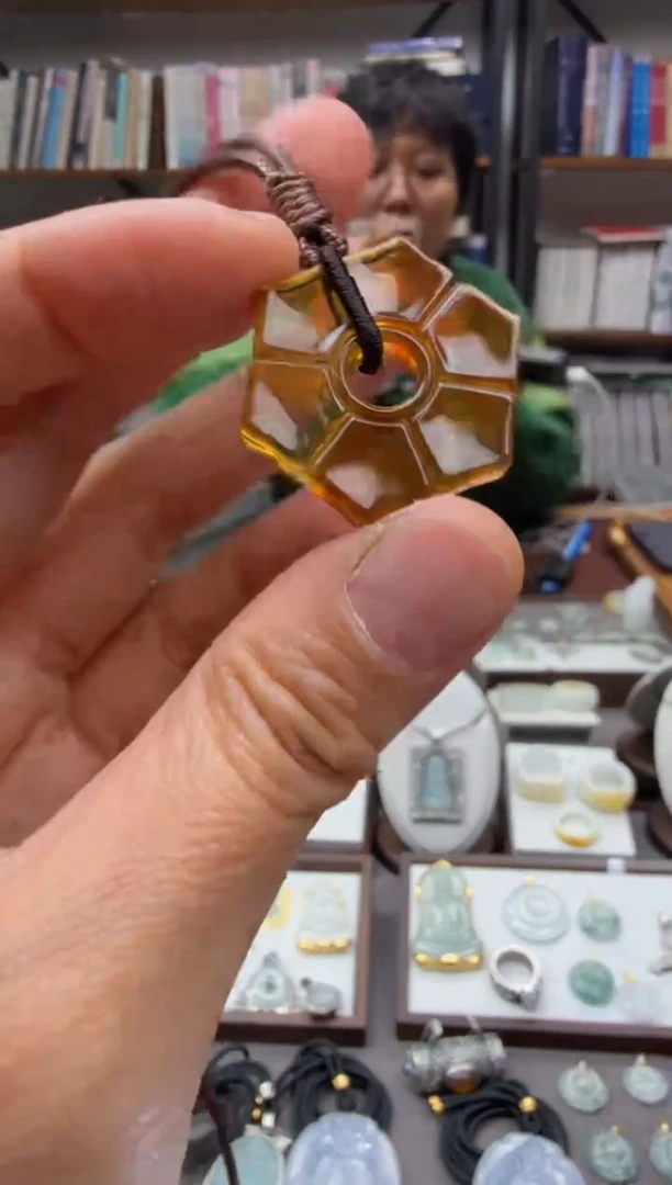 琥珀颈饰未镶嵌莲花2