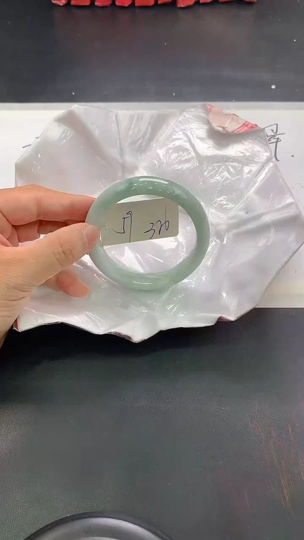 翡翠手镯未镶嵌161
