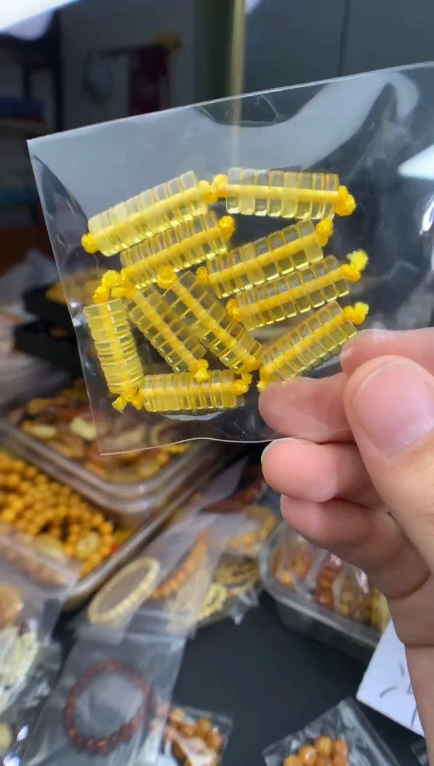 蜜蜡未镶嵌珠宝奇石多样性发一件