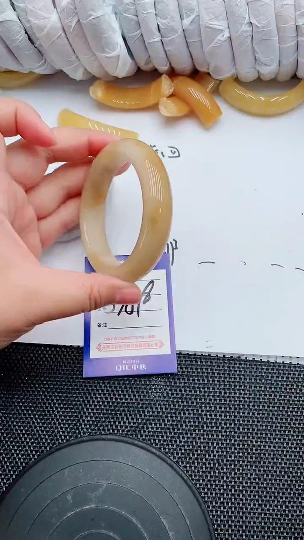 未镶嵌手镯石英质玉132-57-58