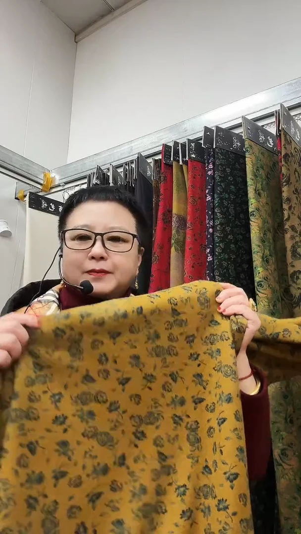 织花黄底蓝玫瑰1.1米