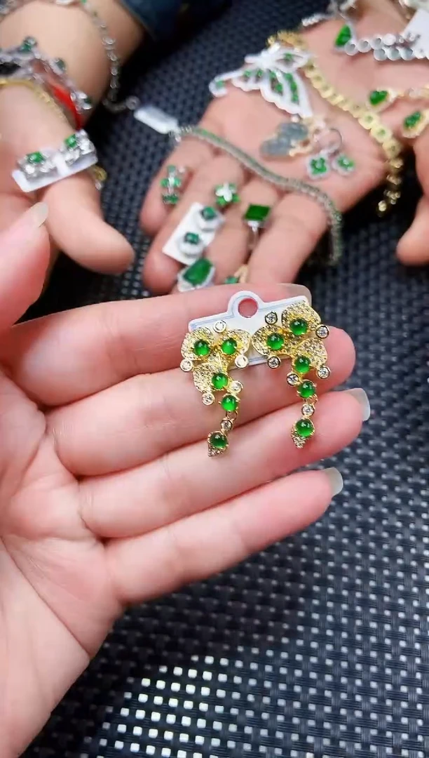 【闪购商品】翡翠耳饰未镶嵌111111111