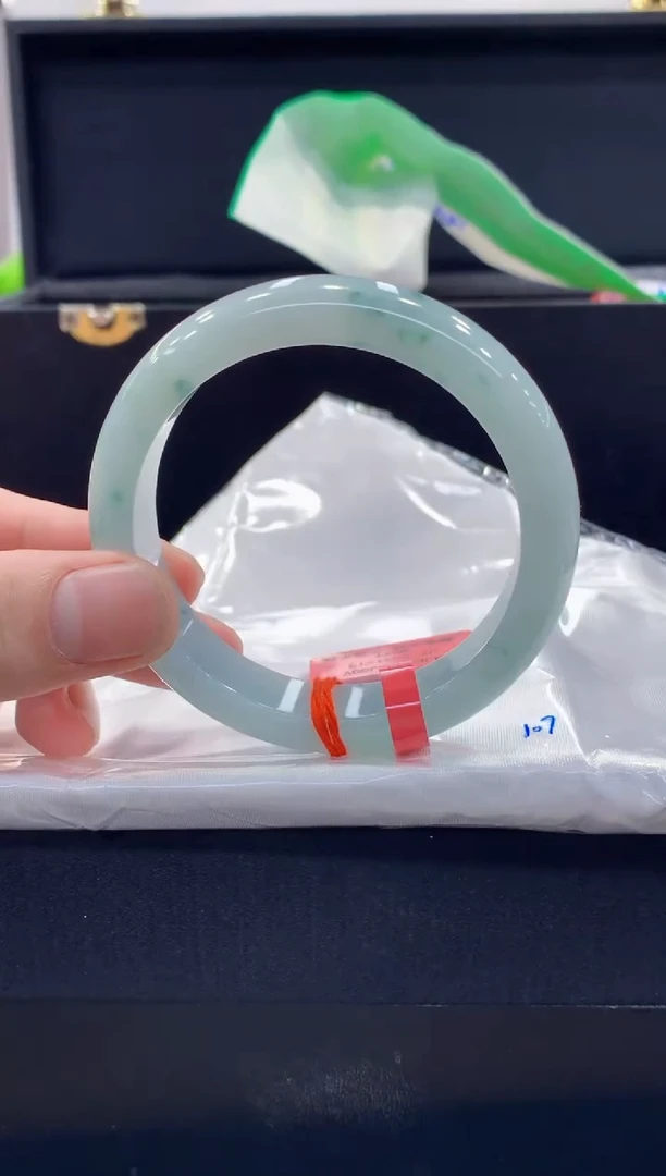 未镶嵌手镯翡翠翡翠手镯