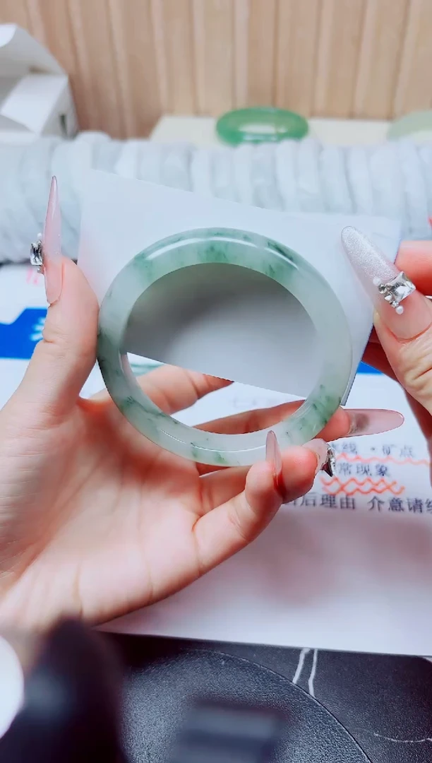 未镶嵌手镯石英质玉83/60
