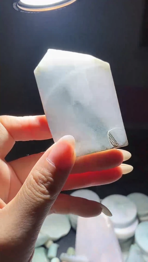 翡翠未镶嵌颈饰天然缅甸A货翡翠