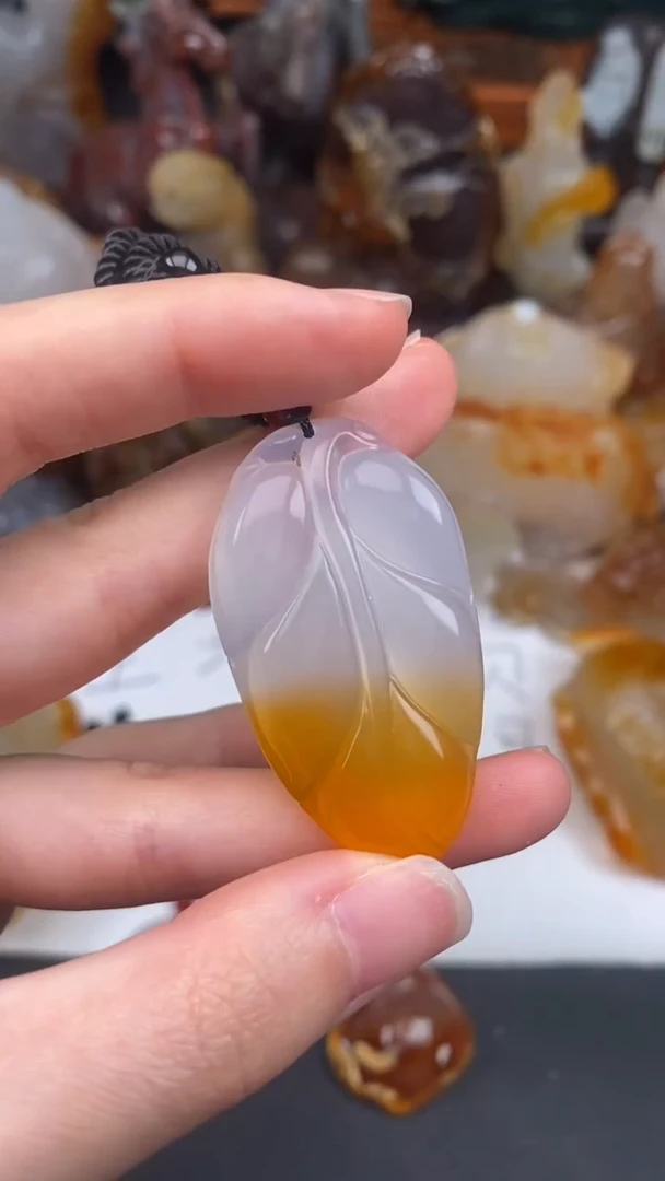 玛瑙/玉髓颈饰未镶嵌AA