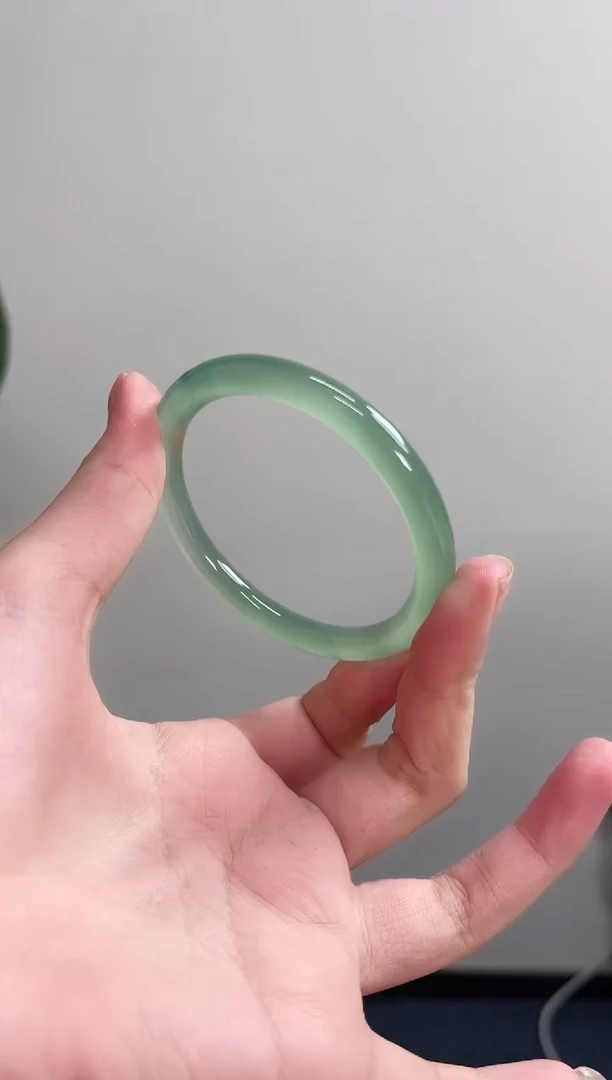 玛瑙/玉髓手镯未镶嵌55-56圈圆条