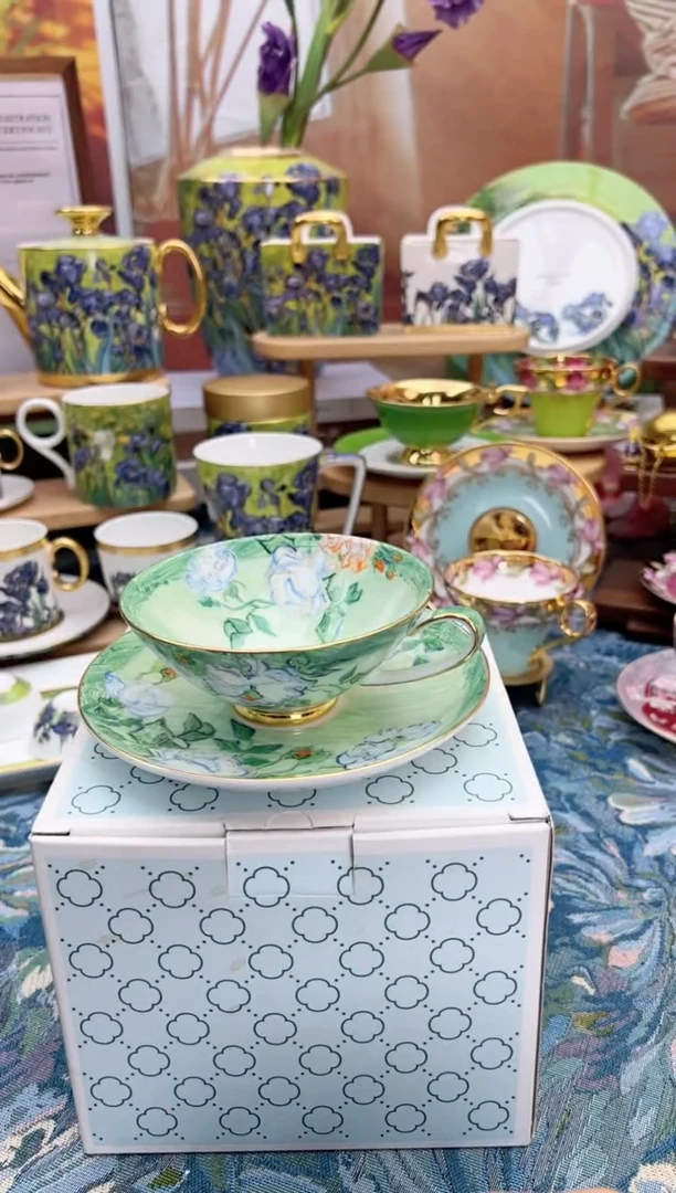 瓷片白玫瑰满绘杯碟