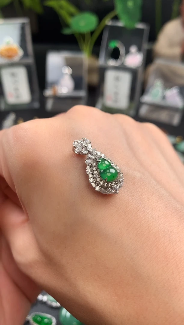 翡翠银S925镶嵌吊坠(不含链)天然A货翡翠葫芦