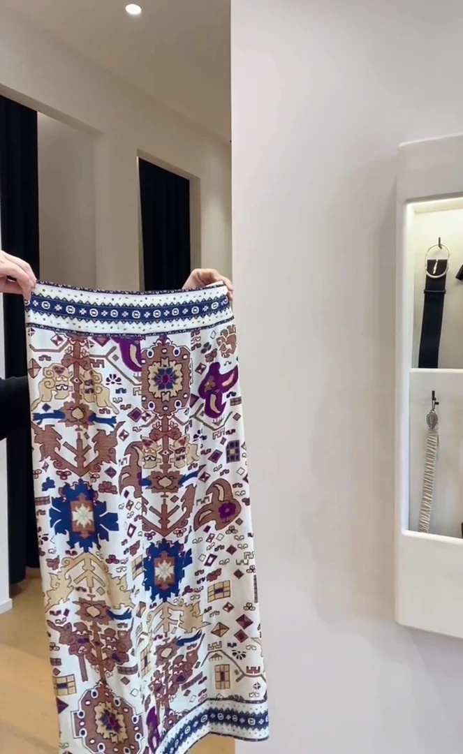 2026新款夏季个性时尚短袖T恤搭配气质时尚法式半身裙子