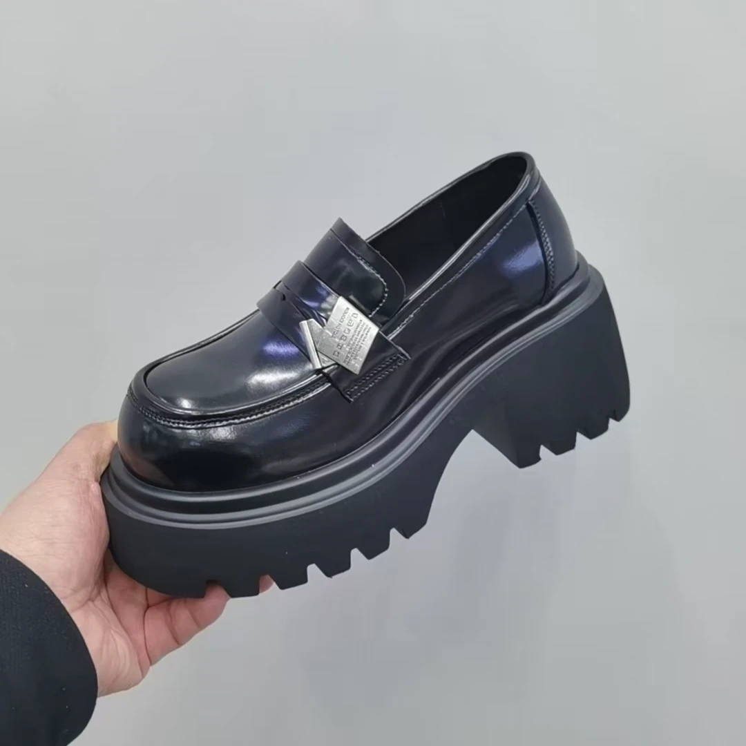 糖糖2025新款女鞋透气四季潮款时尚百搭休闲黑厚底英伦风2-12-13