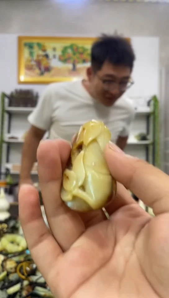 未镶嵌岫玉吊坠
