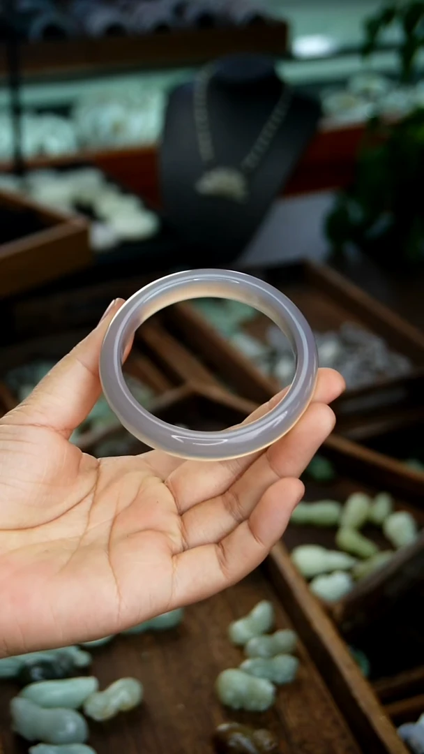 未镶嵌镯子玛瑙/玉髓8.7    58.3