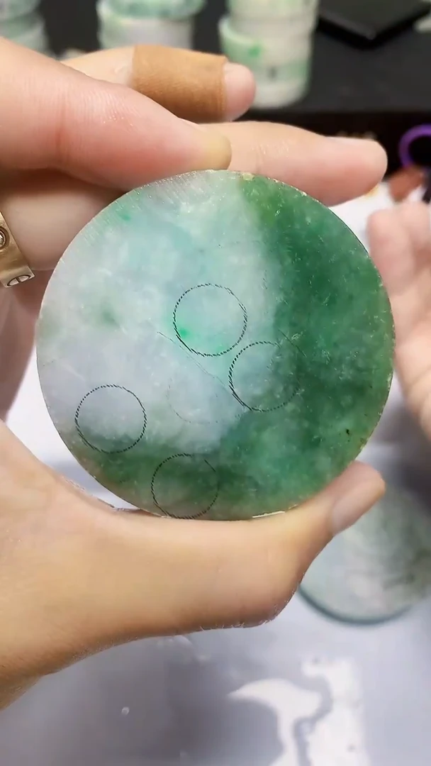 翡翠裸石缅甸天然翡翠A货Y608