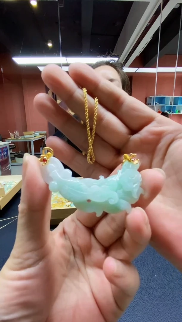 颈饰未镶嵌翡翠吊坠