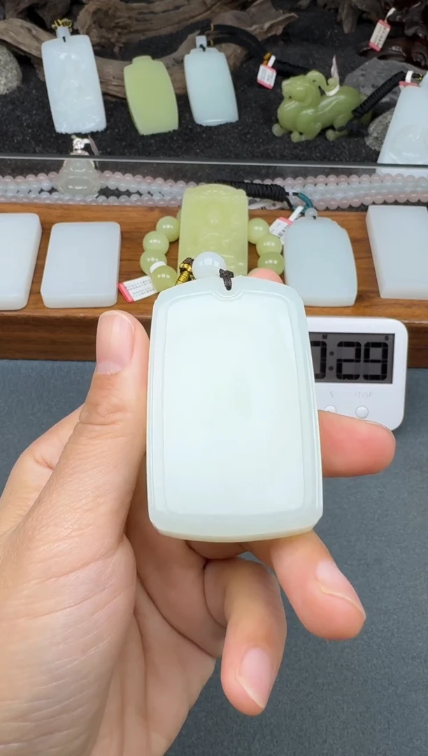 颈饰未镶嵌和田玉2