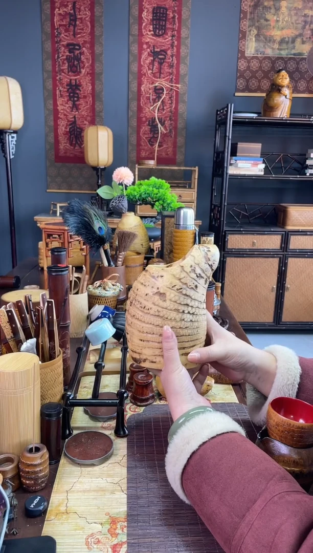 竹根笔筒纯手工制作