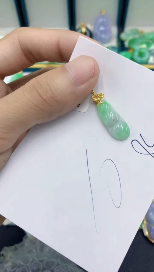翡翠未镶嵌颈饰1111111