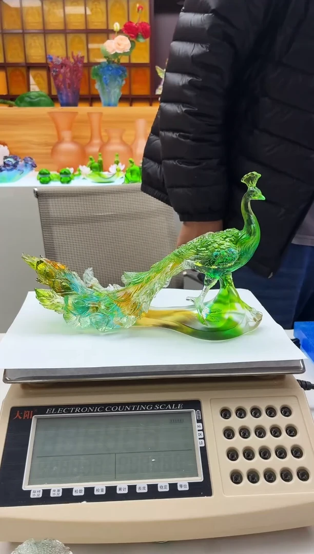 手工艺品琉璃彩色孔雀家居摆件27*17公分
