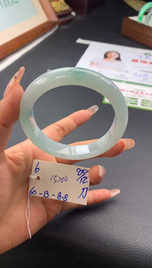 未镶嵌手镯翡翠假一赔三   手镯