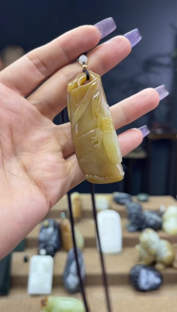 颈饰未镶嵌和田玉1