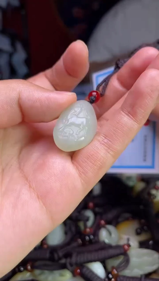 未镶嵌和田玉挂件1