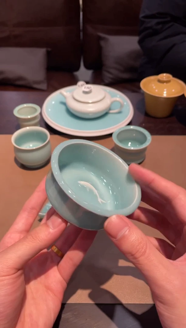 C****e窑承青瓷洪振华鱼杯
