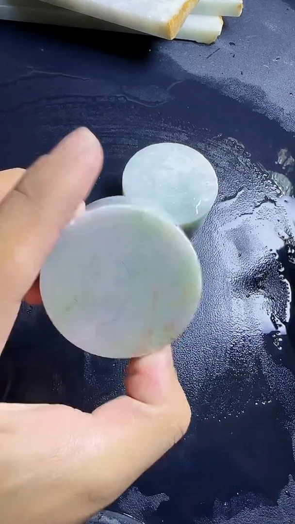 翡翠未镶嵌挂件099翡翠