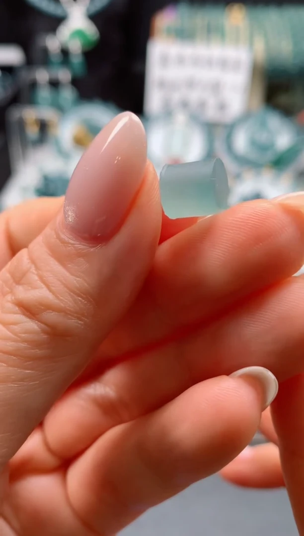 翡翠未镶嵌颈饰0415090407（卡八小桶珠）