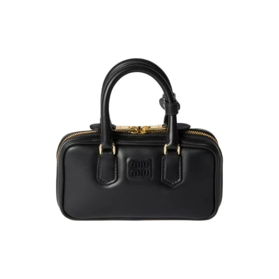 99新 MIU MIU/缪缪 青奢荟/经典保龄球小号黑色斜挎包/64747