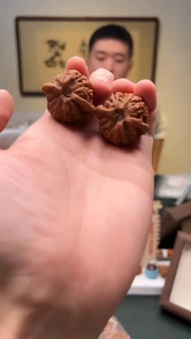 把件文玩核桃33mm+ 宫灯 1对 4号